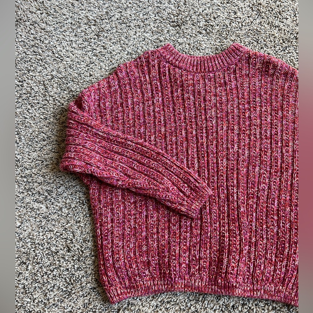 sweater - Picture 3 of 4